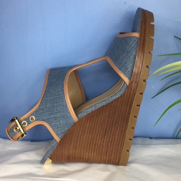 New Michael Kors Women’s wedge shoes - Picture 4 of 8